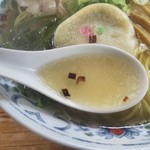 新函館ラーメン きらら - 焦がしねぎが泳いでいやす