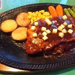 レストラン グリーンパーラー - パワーハンバーグ 2,000円(ハンバーグの上にステーキが乗ってます)