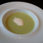 カフェ エメ・ヴィベール - グリーンピースの冷たいスープ