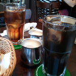 カフェ エメ・ヴィベール - ｾｯﾄのアイスティー　アイスコーヒー