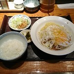 葱屋 平吉 - 黒胡麻担々麺(揚げ餃子、ご飯付)