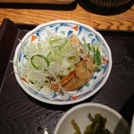 葱屋 平吉 - 黒胡麻担々麺(揚げ餃子、ご飯付)の揚げ餃子