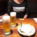 とり鉄 - チンカチンカの冷っこいので2度目の乾杯！！！
            
            サッポロ好きだけど、無けりゃ〜黄色くて透明で泡たって酔えればOK！！！
            
            
            