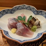 肴とお酒 うを弘 - 刺身（鯵、尾赤鯵、イサキ、カマス焼き霜造り）