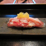 高台寺 和久傳 - 2.蟹の握り ハニーレモンのせ