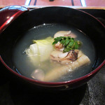 高台寺 和久傳 - 3【椀物】蛤 筍 キャベツ 木の芽('18.3月初旬)