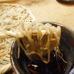 Teuchi Soba Kasuga - おつゆを少しつけて粋に食しましょう！