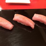 龍文支店 - 大トロ。スジが全て取り除かれています。