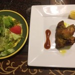 アナム本格インド料理 - ランチセットのサラダ、チキンティッカ