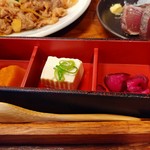 Umai Monya Sakura - 小鉢、漬物。