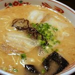 佐賀ラーメン 喰道楽 - “学生ラーメン(麺・スープ2倍)”(600円)。