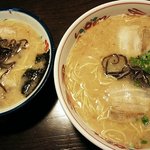 佐賀ラーメン 喰道楽 - トッピングは変わらないですが、麺とスープが倍になると丼ぶりも倍近くでかいです！