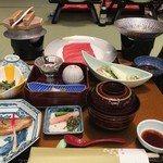 Hoterunimitoya - 最初のお膳　これに、刺身、天ぷら、茶碗蒸し、焼き魚、デザートが付きます