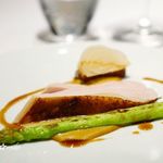 レフェルヴェソンス - 海の神 山の神～ほろほろ鳥のロティ、ムール貝のピュレとブールブラン、新玉ねぎ、アスパラガス