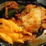 炭火焼肉屋台 たじま屋 - キムチ