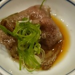 炭火焼肉屋台 たじま屋 - ブリスケ(三角バラ薄切り)ねぎとポン酢で