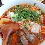 天然居 - (日替り)マーラ牛肉麺+炒飯750円(税込)ピラフみたいな炒飯でした、この間のより好きかも。