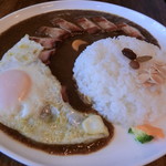 Tsukiyo No Raion - ベーコン目玉焼きカレー(セットで1,250円)