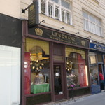 Wiener Schokoladekönig Leschanz - ペーター教会の裏手です