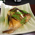 京懐石とゆば料理 松山閣 - 鯛カブト煮