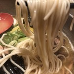 麺屋 音 - 細麺で食べやすい