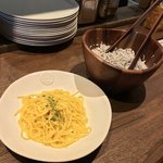Italian Kitchen VANSAN - Italian kitchen VANSAN 用賀店(東京都世田谷区用賀)釜揚げシラスのペペロンチーノ 900円