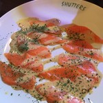 SHUTTERS 代官山 - 【SHUTTERS 代官山】サーモンのカルパッチョ
