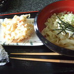 さわの実 - 冷うどん、かきあげ、おにぎり(明太子)