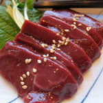 炭火焼肉 こうしん - レバ刺し
