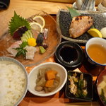 鮮菜活粋 河野 - 刺身＋焼き魚御膳