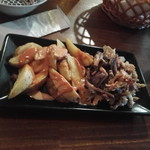 ローザ・キッチン - ケバブのお肉とポテト700円