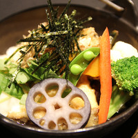 揚出し豆腐と季節野菜の素揚げ