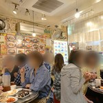 金杏奈の手作りキムチ - 店内は賑やか