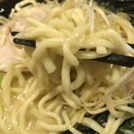 壱角家 - 麺のリフト