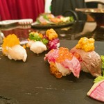 炭焼きと日本酒 らんぷ - 肉寿司５貫盛り合わせ（1680円）