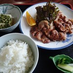 お花食堂　 - 日替りAセット「豚肉のしょうが焼き」。小鉢は山形県ではメジャーな「だし」