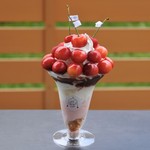 オウ ショウ カフェ - さくらんぼパフェ