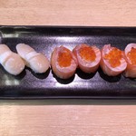 ぎふ初寿司 - ほたて サーモン軍艦イクラ
      