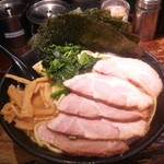 誠屋 - 太麺らーめん