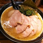 誠屋 - 太麺らーめん