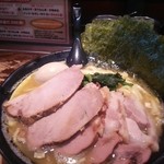 誠屋 - 太麺らーめん