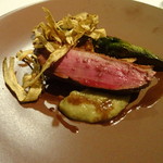 カーサ・デル・チーボ - 青森県産鴨  ナスのピューレ、ごぼうのフリント