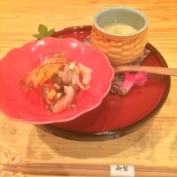 ときずし 山田 - 突き出し（白身魚の南蛮漬け、魚介たっぷり茶碗蒸し）
