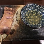 立川やきとん - レバーはちょっと焼きとんにしてはレアすぎる