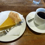 苺館 - ケーキとコーヒーのセット（600円）