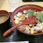 シーストーリー滉一 - 八景島ばらちらし丼・・・3歳の娘に取り分けた後の撮影で(>_<)