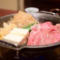 人形町今半 本店 - 【すき焼き 極上】お腹をすかせて待ちます。食べ頃までは、すぐですが。