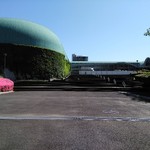 カフェ・ラポール　 - 小倉城、市庁舎方向からの中央図書館