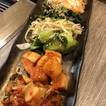 焼肉ホルモンたんど - キムチとナムル盛り合わせ