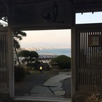 煌 - 門の上の部分に「煌」と書いてある